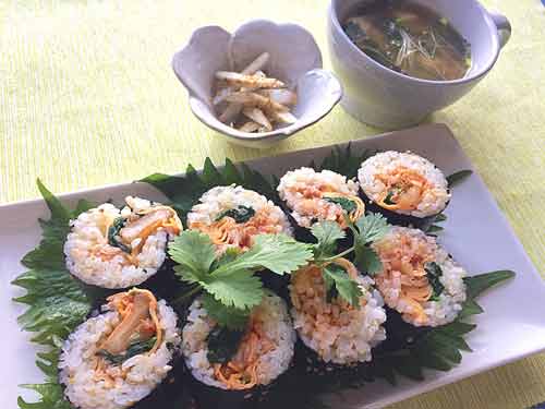 ツナとキムチのキンパ 韓国風巻き寿司 ゴマの風味がたっぷり 節分メニューにも Athmoti